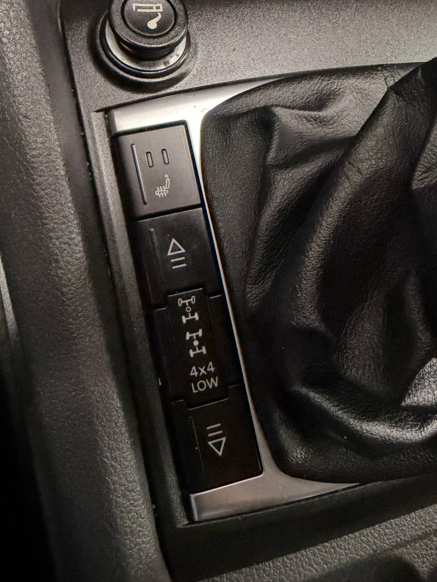 Shitet Volswagen Amarok 2.0